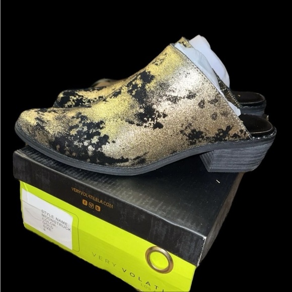 NEW || Very Volatile Gold & Black Mules Size 7 Booties Slip-Ons Cowgirl Western - Picture 1 of 4